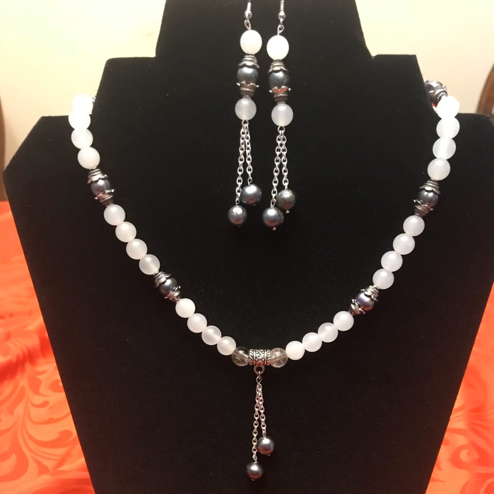 Handmade natural stones Necklace and earrings
